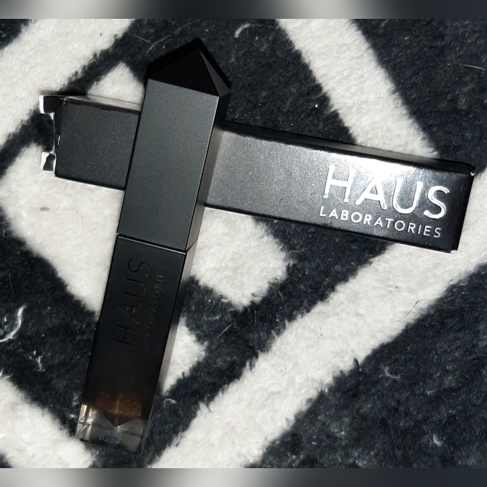 Haus Laboratories Liquid Shimmer